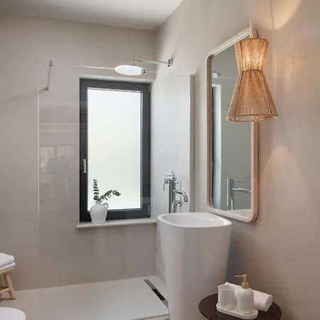 Novita 빌라 파진