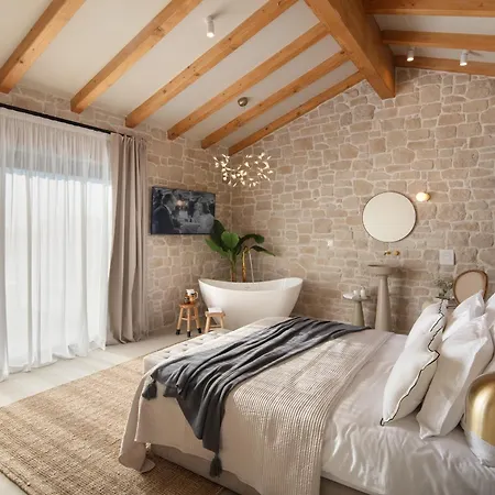 Novita 빌라 파진