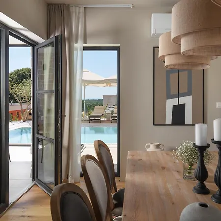 Novita 빌라 파진